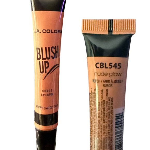 L.A. Colors Makeup Collection with The Cosmetic Company Cosmetic Bag - Picture 3 of 5